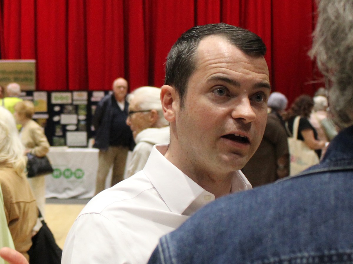 Broxbourne MP hosts Older Persons’ Fair for hundreds of&nbsp;residents